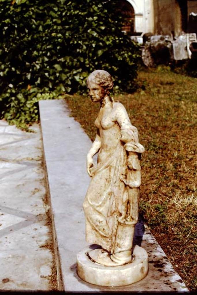 IX.1.20 Pompeii. 1971. White marble statuette of Venus. Now in Naples Museum, inventory number – 109620. Photo by Stanley A. Jashemski.
Source: The Wilhelmina and Stanley A. Jashemski archive in the University of Maryland Library, Special Collections (See collection page) and made available under the Creative Commons Attribution-Non Commercial License v.4. See Licence and use details. J71f0292