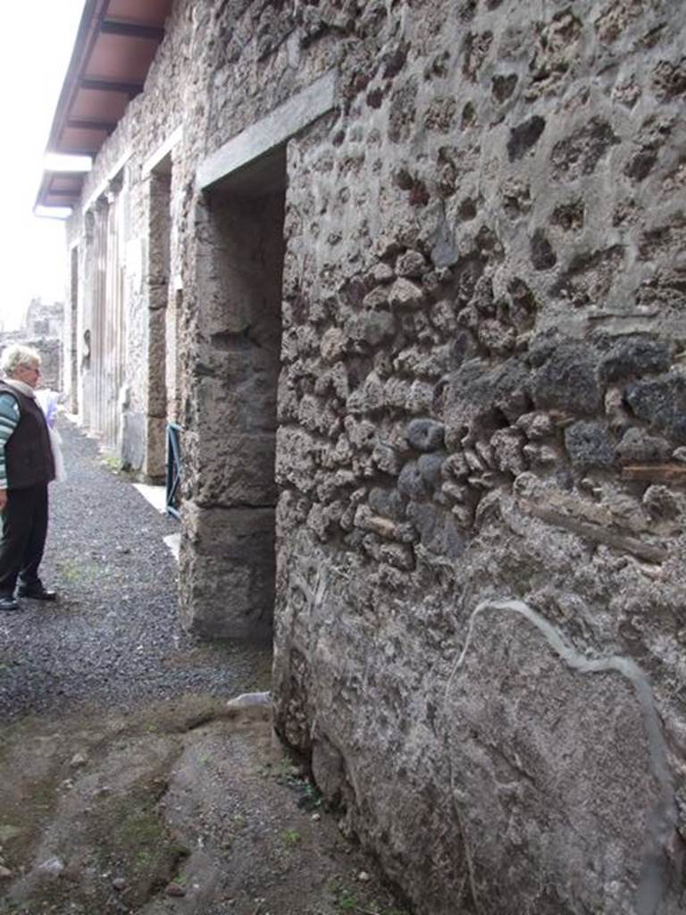 IX.1.20 Pompeii. December 2007. Room 14. Doorway, and western side of atrium.