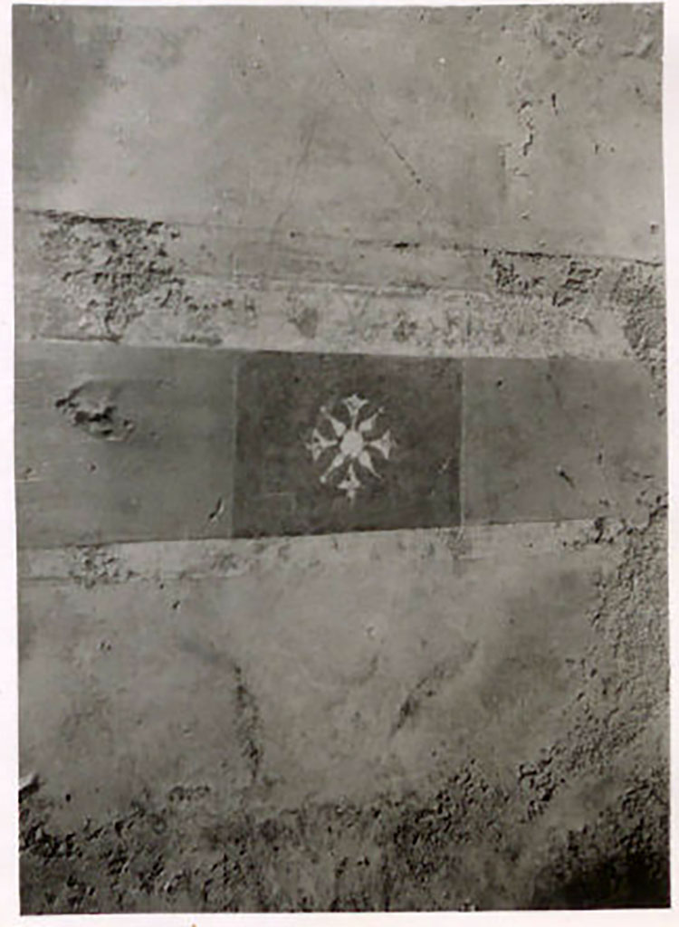 IX.1.22 Pompeii. Pre-1943.
Room 19, painted star, from under the area of the central painting of west wall. Photo by Tatiana Warscher.
See Warscher, T. Codex Topographicus Pompeianus, IX.1. (1943), Swedish Institute, Rome. (no.137), p. 236.