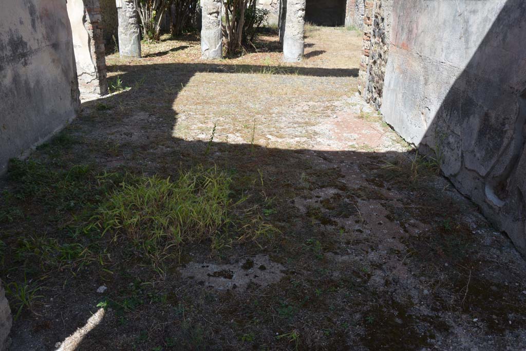 IX.1.22 Pompeii. September 2019. Room 21, looking north across flooring.
Foto Annette Haug, ERC Grant 681269 DÉCOR