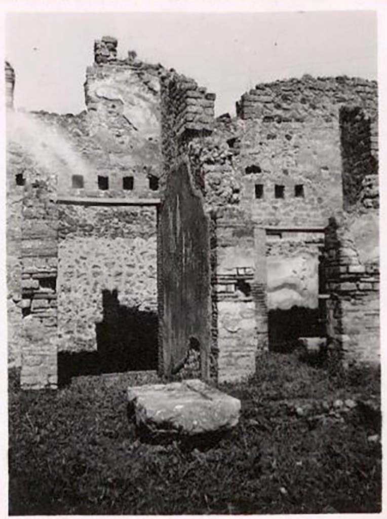 IX.1.32 Pompeii. Pre-1943. Looking north to two entrance doorways.
On the left from the atrium of IX.1.32, on the right from IX.1.31, Photo by Tatiana Warscher.
According to Warscher, the large piece of tufa seen in the above photo was probably one side of the impluvium of the atrium of IX.1.32.
See Warscher, T. Codex Topographicus Pompeianus, IX.1. (1943), Swedish Institute, Rome. (no.165), p. 283.