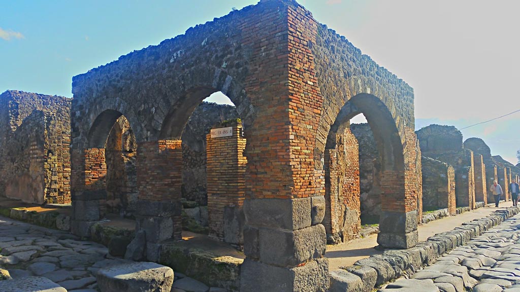 IX.2.1 Pompeii. December 2019.
Looking south-east towards east side of Via Stabiana, on right. Photo courtesy of Giuseppe Ciaramella.