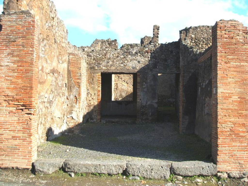 IX.2.5 Pompeii. December 2004. Entrance to shop, and to dwelling at rear.