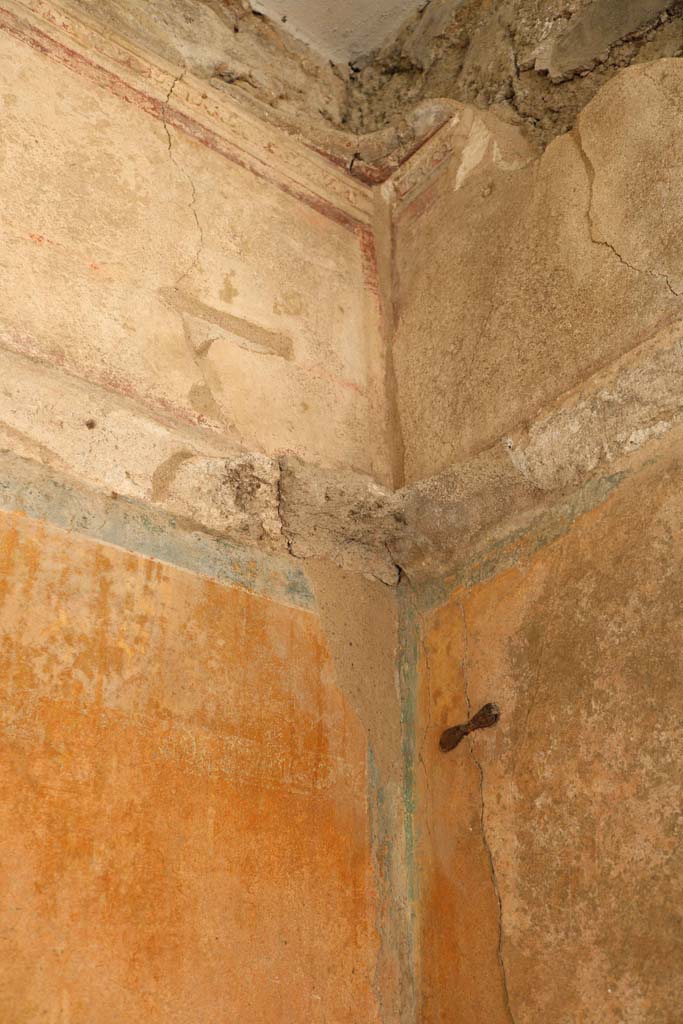 IX.2.5 Pompeii. December 2018.
Triclinium, looking towards south-west corner. Photo courtesy of Aude Durand.