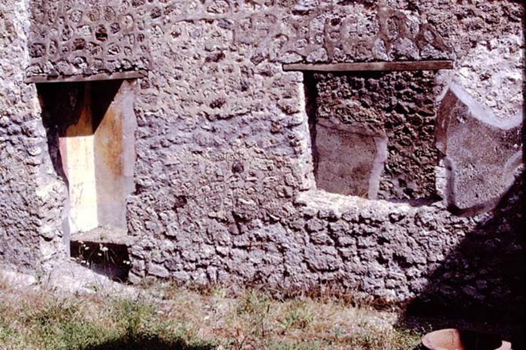IX.2.5 Pompeii. 1966. South wall of garden area, with doorway and window to cubiculum. Photo by Stanley A. Jashemski.
Source: The Wilhelmina and Stanley A. Jashemski archive in the University of Maryland Library, Special Collections (See collection page) and made available under the Creative Commons Attribution-Non Commercial License v.4. See Licence and use details.
J66f0128