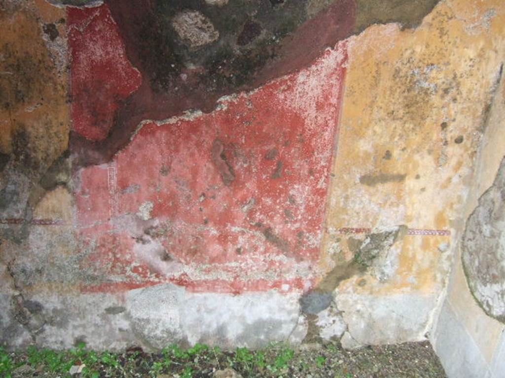 IX.2.5 Pompeii. December 2005. Cubiculum in south east corner of garden. East wall.