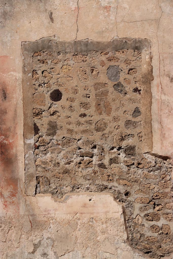IX.2.16 Pompeii. October 2022.
North wall of atrium, site of painting of Bellerophon before Proetus. Photo courtesy of Klaus Heese