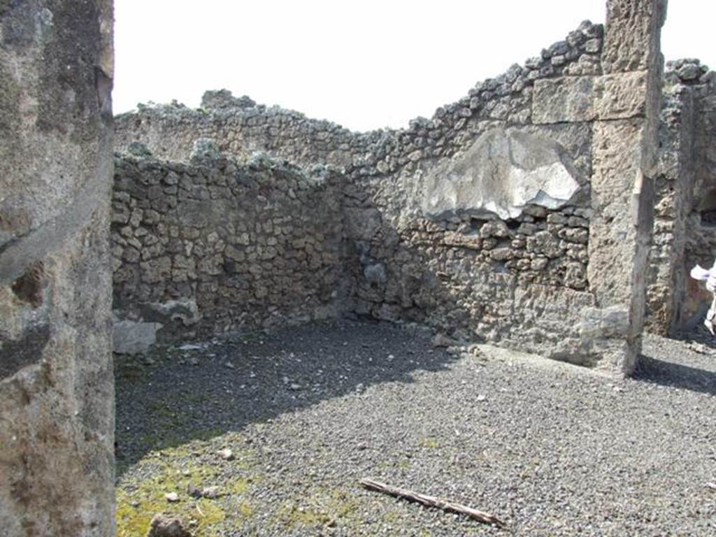 IX.2.17 Pompeii. March 2009. Room 5, Tablinum. North west corner, and North wall.