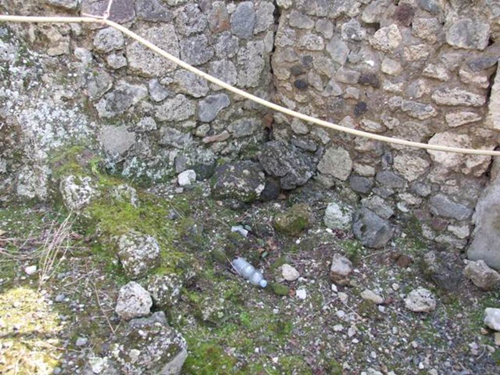 IX.2.18 Pompeii. March 2009. Room 9. Latrine, in south west corner of Kitchen.