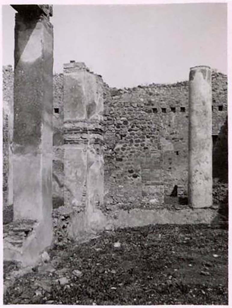 IX.2.21 Pompeii. Pre-1943.
Looking towards north-east corner of pseudo-peristyle, and the east portico. Photo by Tatiana Warscher.
See Warscher, T. Codex Topographicus Pompeianus, IX.2. (1943), Swedish Institute, Rome. (no.117.), p. 197.
