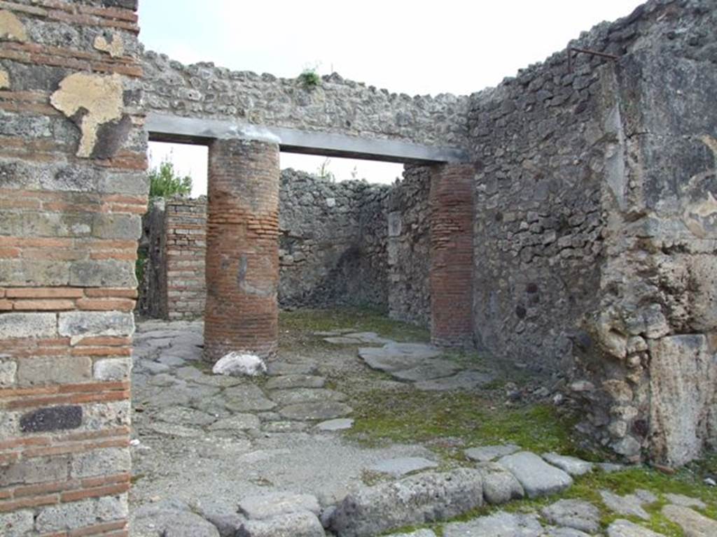 IX.2.24 Pompeii. March 2009. Entrance.