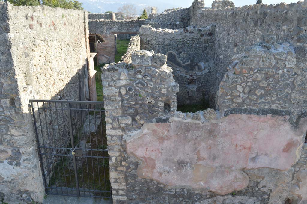 IX.2.26 Pompeii. March 2019.
Looking towards upper east side of entrance corridor wall/doorway, on left, and kitchen, on west (right) side.
Foto Taylor Lauritsen, ERC Grant 681269 DÉCOR.