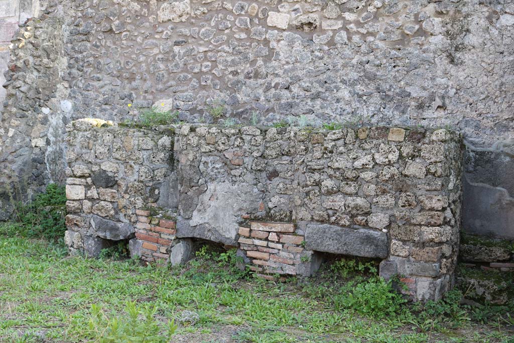 IX.3.2 Pompeii. December 2018.
Looking towards three masonry boilers against south wall of former atrium. Photo courtesy of Aude Durand.