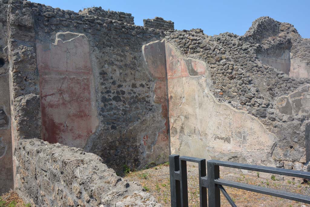 IX.3.2 Pompeii. July 2017. Looking towards exedra/ala on north side of former atrium.
Foto Annette Haug, ERC Grant 681269 DÉCOR.
