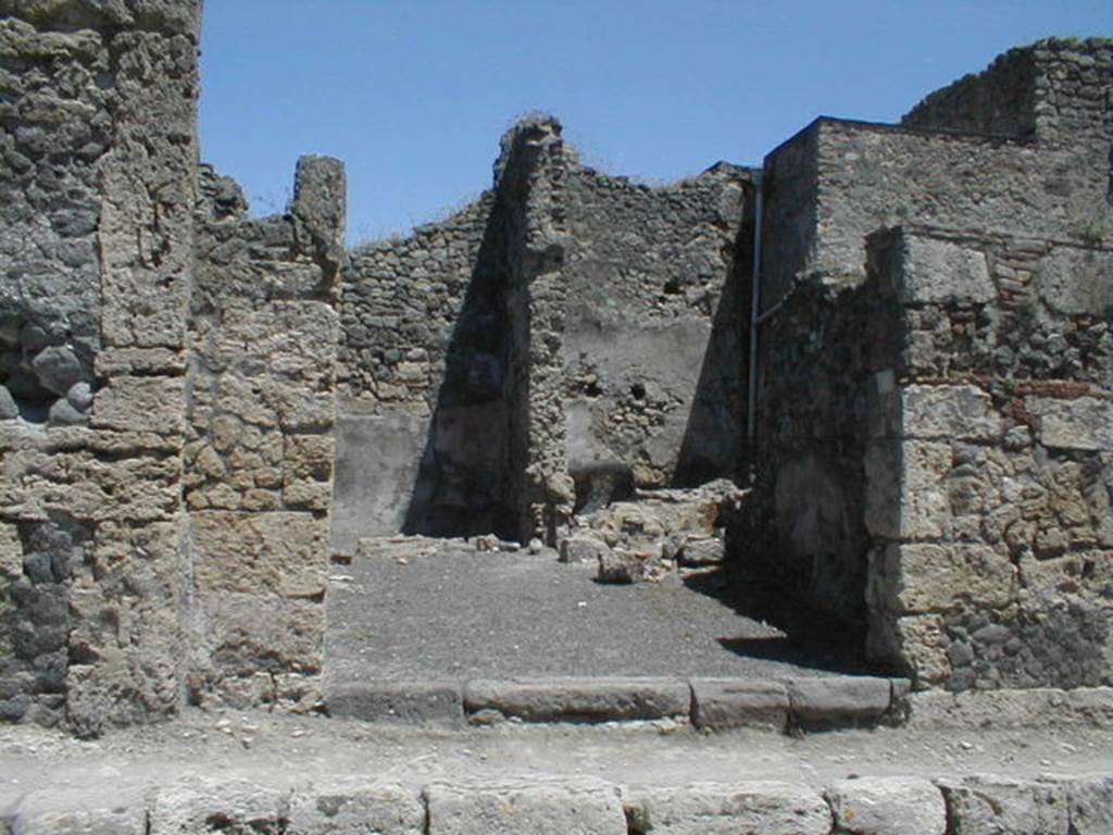 IX.3.3 Pompeii. May 2005. Entrance.
