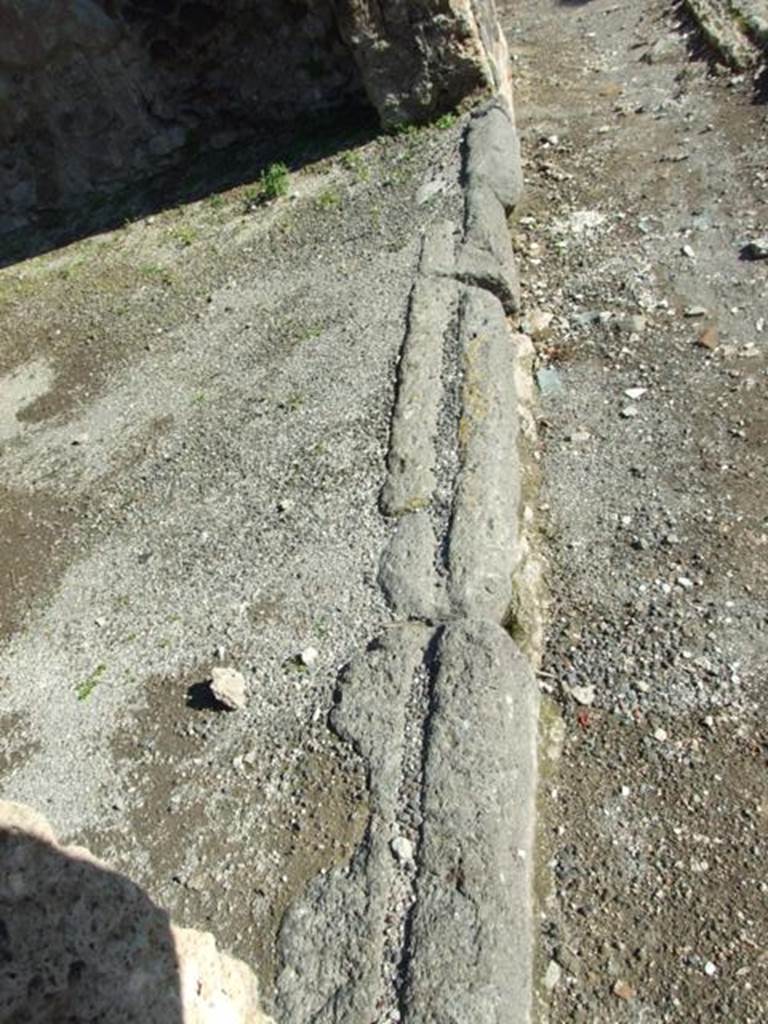 IX.3.3 Pompeii. March 2009. Sill.