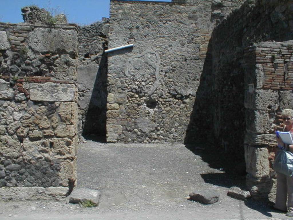IX.3.4 Pompeii. May 2005. Entrance.
