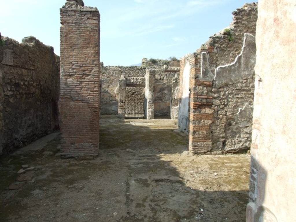 IX.3.5 Pompeii.  March 2009.  Looking north from room 27, across secondary tablinum and atrium to rear entrance at IX.3.24.