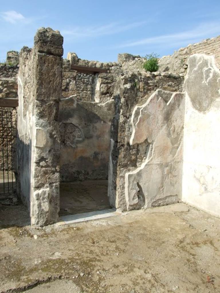 IX.3.5 Pompeii.  March 2009.  Room. 29.  Cubiculum on east of entrance at IX.3.24.