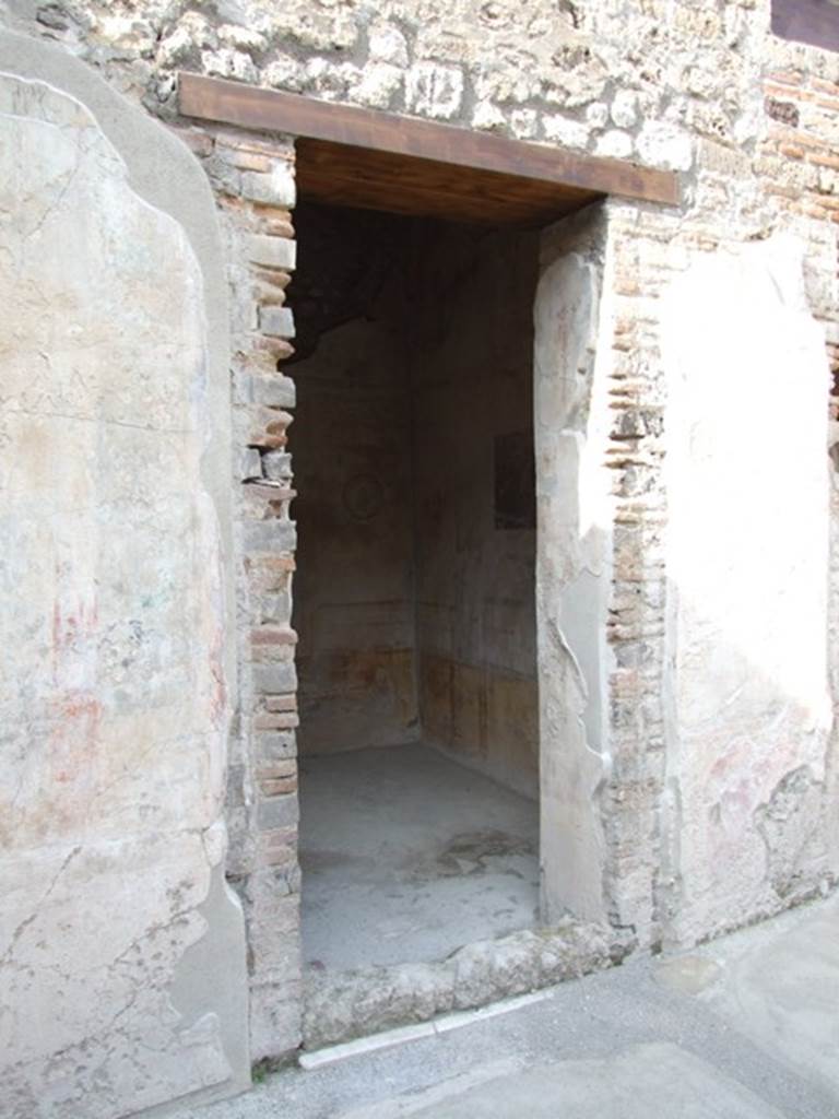 IX.3.5 Pompeii. March 2009. Room 5. Doorway to Cubiculum.
