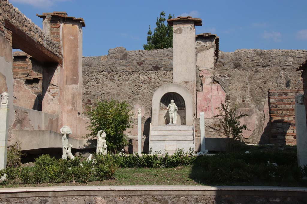 IX.3.5 Pompeii. September 2017. Room 26, the garden from the tablinum. Photo courtesy of Klaus Heese.