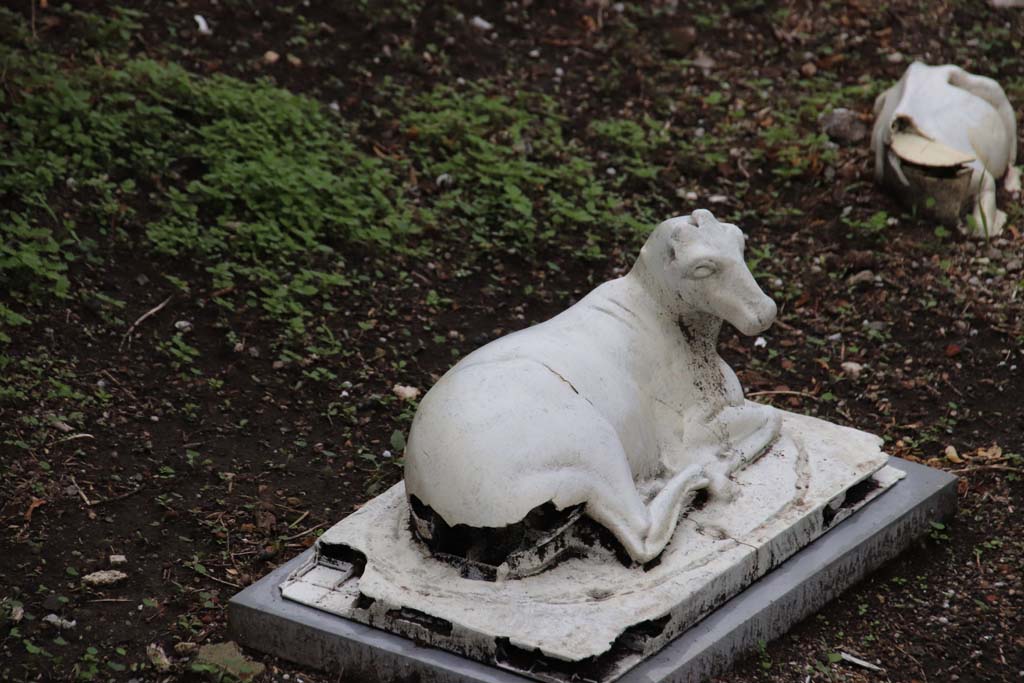 IX.3.5 Pompeii. October 2020. Statuette in garden area. Photo courtesy of Klaus Heese.