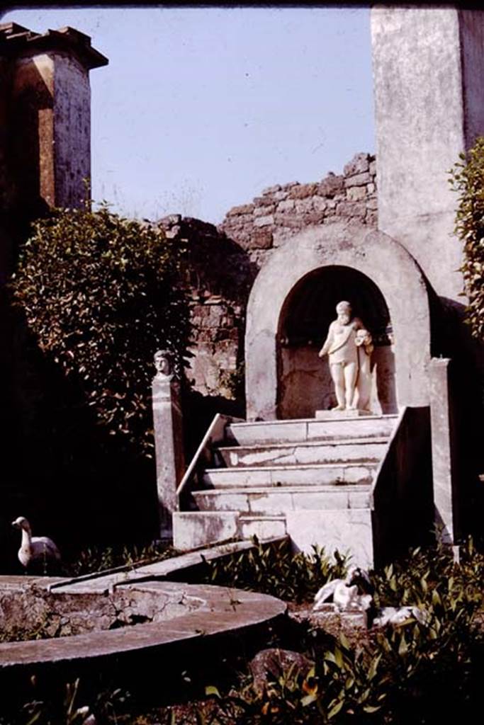 IX.3.5 Pompeii. 1964. Room 26, looking east in garden area, with statues in situ. Photo by Stanley A. Jashemski.
Source: The Wilhelmina and Stanley A. Jashemski archive in the University of Maryland Library, Special Collections (See collection page) and made available under the Creative Commons Attribution-Non Commercial License v.4. See Licence and use details.
J64f1578