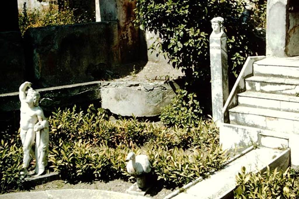 IX.3.5 Pompeii. 1957. Room 26, statues, in situ, in garden area. Photo by Stanley A. Jashemski.
Source: The Wilhelmina and Stanley A. Jashemski archive in the University of Maryland Library, Special Collections (See collection page) and made available under the Creative Commons Attribution-Non Commercial License v.4. See Licence and use details.
J57f0470