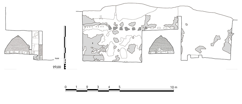 Fig. 65 – Pompéi, boulangerie IX 3, 10-12 – Élévation de la façade et coupe transversale du four.
Échelle : 1/100.
Relevé / dessin : F. Fouriaux / S. Mencarelli – EFR.