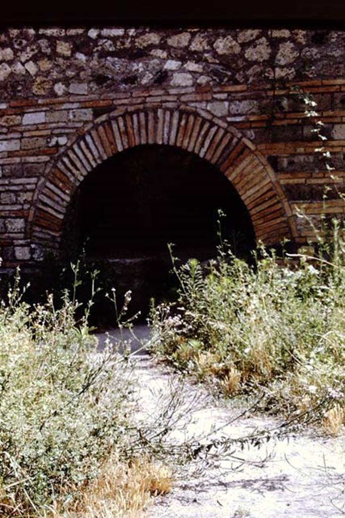 IX.3.12 Pompeii. 1968. Looking east to oven. Photo by Stanley A. Jashemski.
Source: The Wilhelmina and Stanley A. Jashemski archive in the University of Maryland Library, Special Collections (See collection page) and made available under the Creative Commons Attribution-Non Commercial License v.4. See Licence and use details.
J68f0572