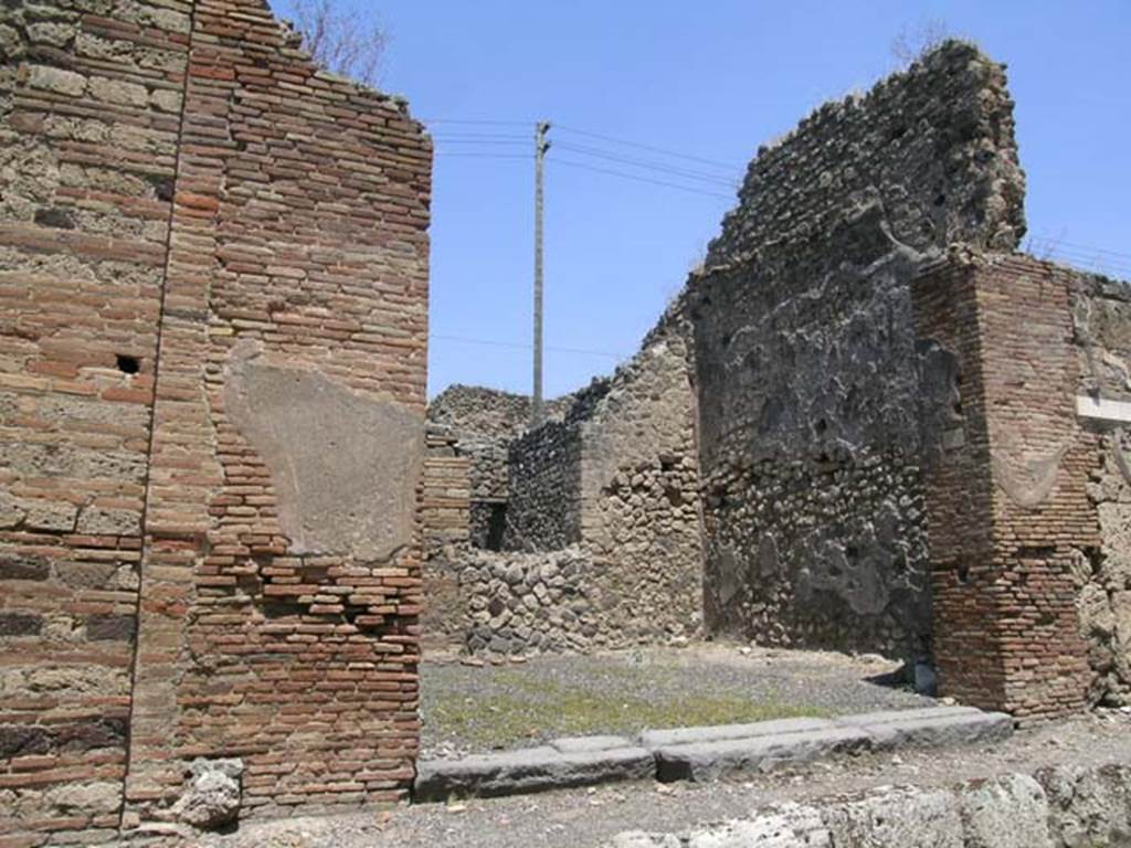 IX.3.13 Pompeii. June 2005. Looking north towards entrance. Photo courtesy of Nicolas Monteix.

