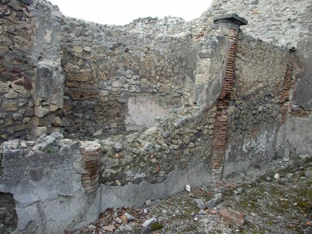 IX.3.15 Pompeii. March 2009. Room 12, north wall of garden area. According to Jashemski – “Later, part of the north portico was closed in to make a windowed triclinium”.