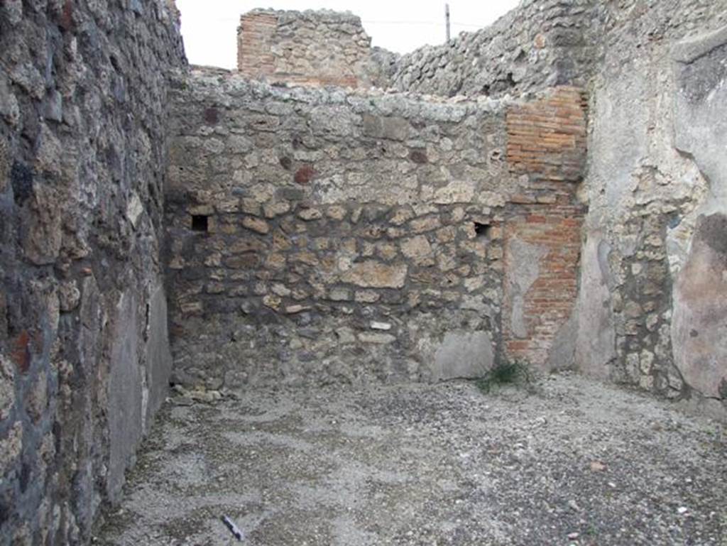 IX.3.17  Pompeii.  March 2009.  North wall of rear room.