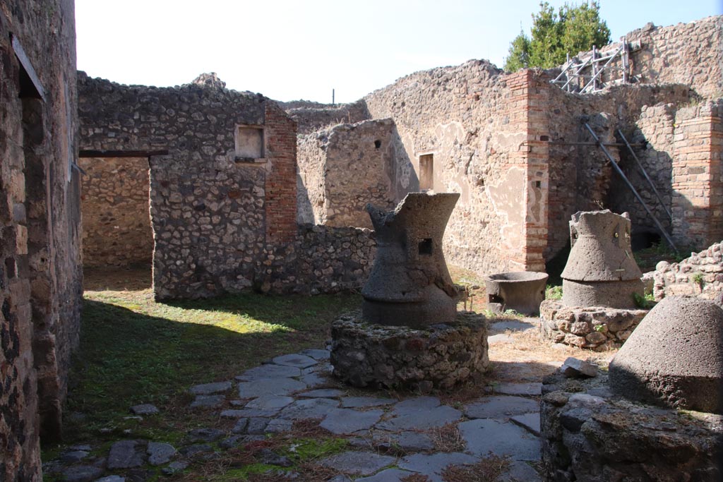 IX.3.20 Pompeii. October 2022. Looking west across bakery from entrance doorway. Photo courtesy of Klaus Heese.