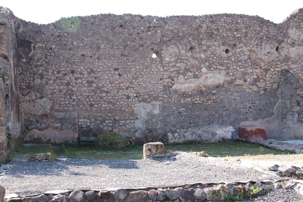 IX.3.22 Pompeii. October 2022. Looking towards rooms on south-west side of atrium. Photo courtesy of Klaus Heese.
