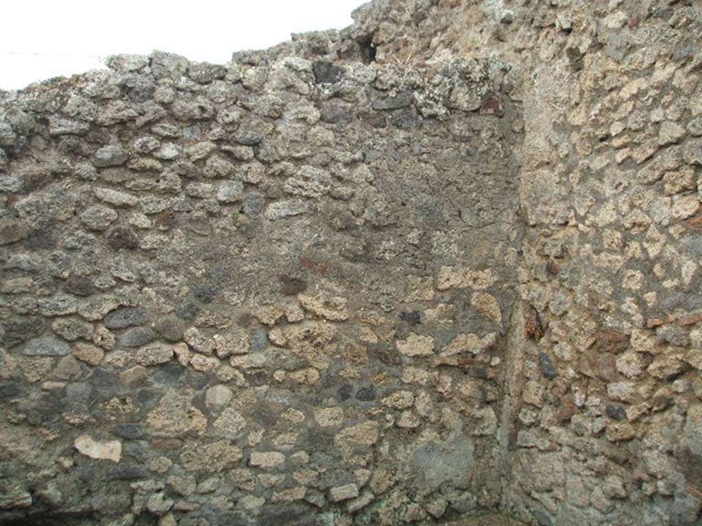 IX.3.23 Pompeii. May 2005. Garden in south-west corner of atrium. Looking towards the south-west corner in the room.
According to Jashemski – “There was a small garden at the rear south-west part of this small house which had been built from the remnants of former construction, probably destroyed by the earthquake”.
See Jashemski, W. F., 1993. The Gardens of Pompeii, Volume II: Appendices. New York: Caratzas. (p.234, no.483)