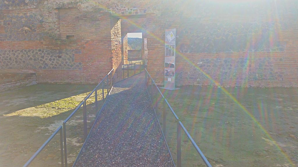 IX.4.18 Pompeii. December 2019.
Frigidarium “p”, looking south towards doorway into Tepidarium “q”. Photo courtesy of Giuseppe Ciaramella.