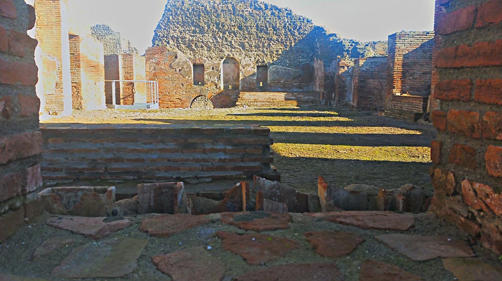 IX.4.18 Pompeii. December 2019. Room “s”, Caldarium, looking towards east wall. Photo courtesy of Giuseppe Ciaramella.