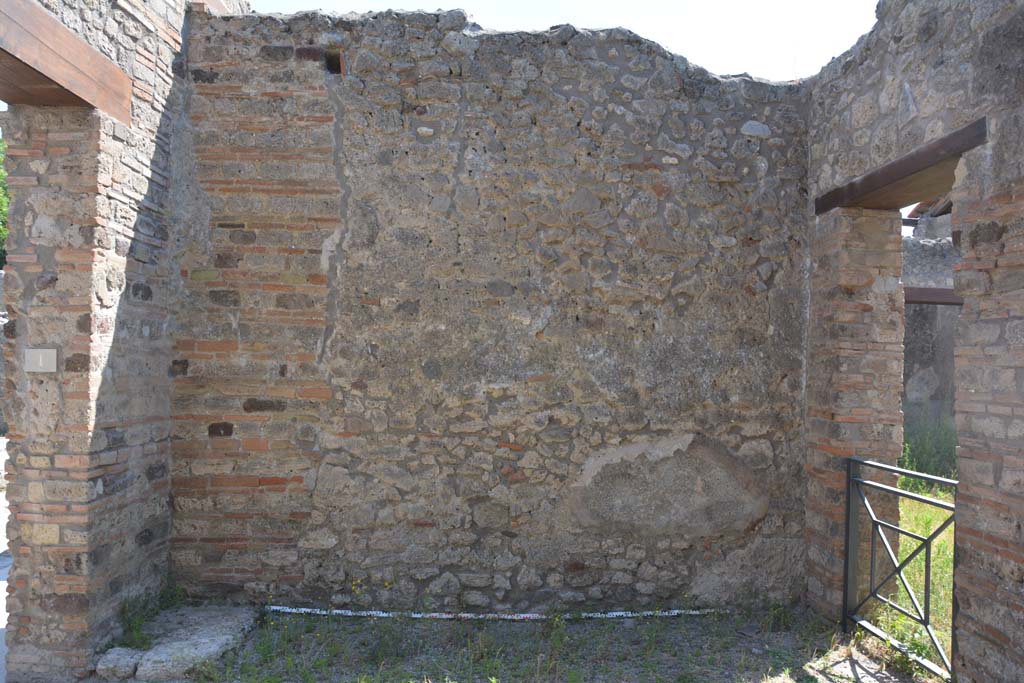 IX.5.1 Pompeii. May 2017. Looking towards east wall.
Foto Christian Beck, ERC Grant 681269 DÉCOR.