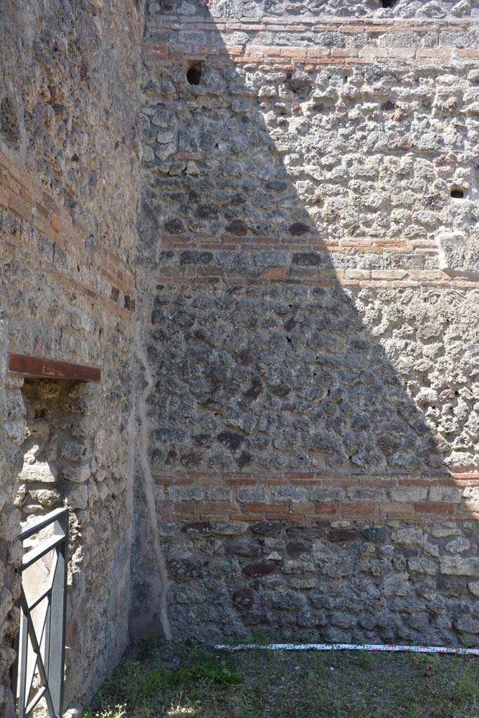 IX.5.1 Pompeii. May 2017. Looking towards west wall in south-west corner.
Foto Christian Beck, ERC Grant 681269 DÉCOR.