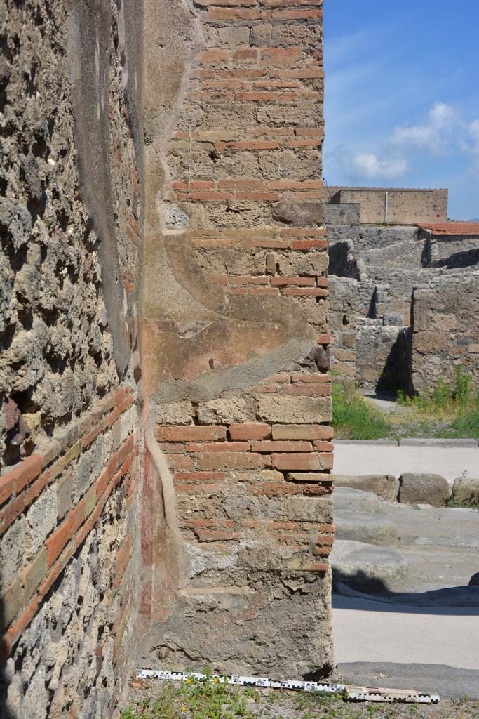 IX.5.1 Pompeii. May 2017. Detail of lower north-west corner.
Foto Christian Beck, ERC Grant 681269 DÉCOR.