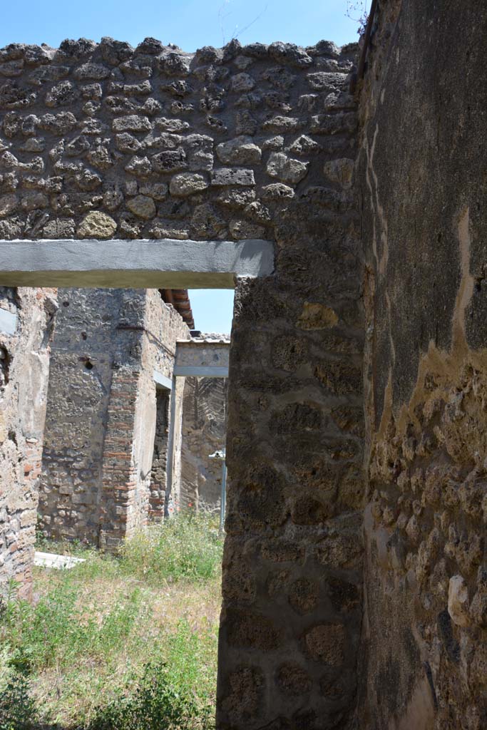 IX.5.2 Pompeii. May 2017. Room ‘q’, looking east towards south-east corner.
Foto Christian Beck, ERC Grant 681269 DÉCOR.