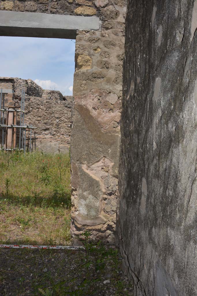 IX.5.2 Pompeii. May 2017. Room ‘r’, looking east towards south-east corner.
Foto Christian Beck, ERC Grant 681269 DÉCOR.