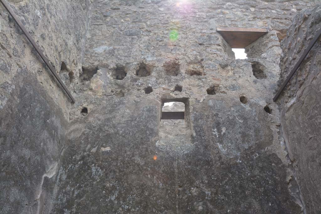 IX.5.2 Pompeii. May 2017. Room ‘r’, upper west wall.
Foto Christian Beck, ERC Grant 681269 DÉCOR.