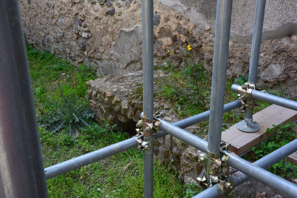 IX.5.2 Pompeii. March 2017. Room ‘s’ and ‘t’, looking south towards west wall and hearth.
Foto Christian Beck, ERC Grant 681269 DÉCOR.