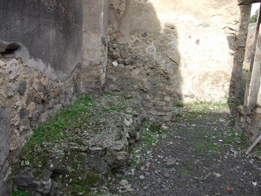 IX.5.2 Pompeii. December 2007. Room ‘s’, looking north towards hearth or bench against west wall of kitchen.