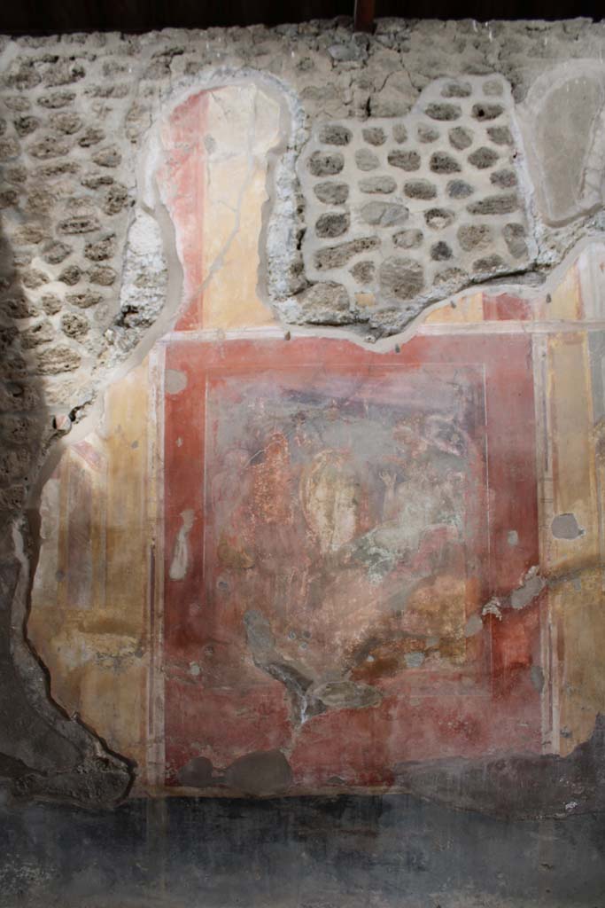 IX.5.2 Pompeii. May 2019.
Room ‘u’, central wall painting on east wall showing Hephaestus bringing the armour of Achilles to Thetis?
Foto Christian Beck, ERC Grant 681269 DÉCOR.