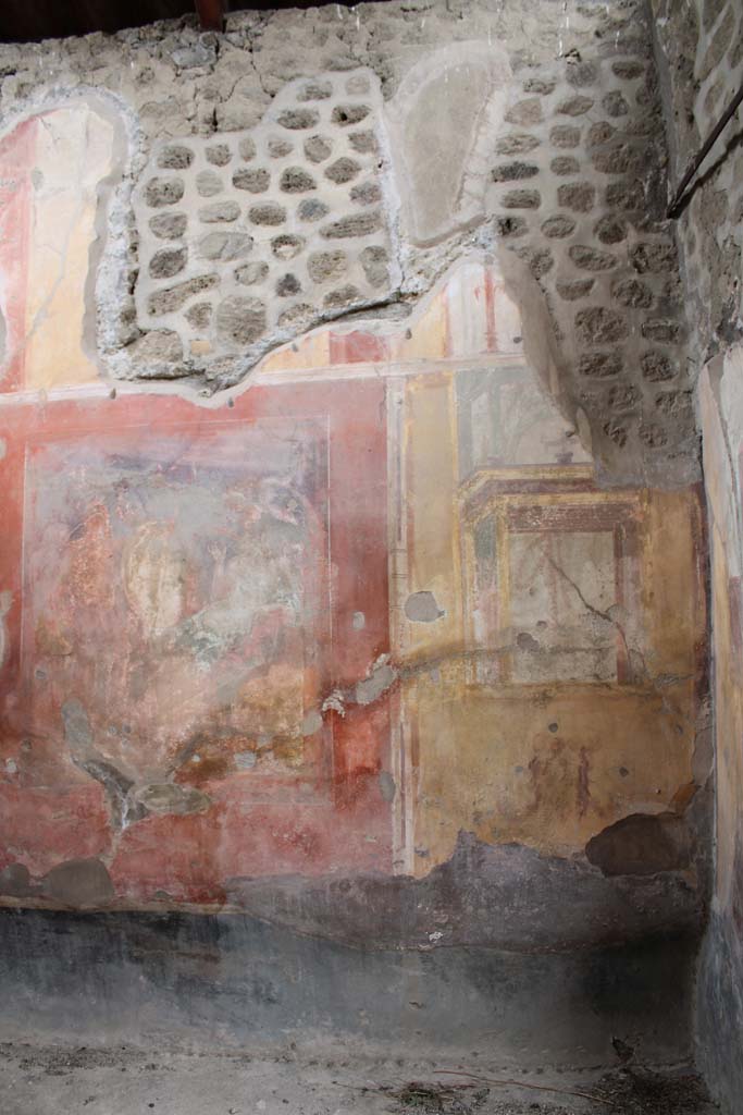 IX.5.2 Pompeii. May 2019. Room ‘u’, looking towards south end of east wall.
Foto Christian Beck, ERC Grant 681269 DÉCOR.