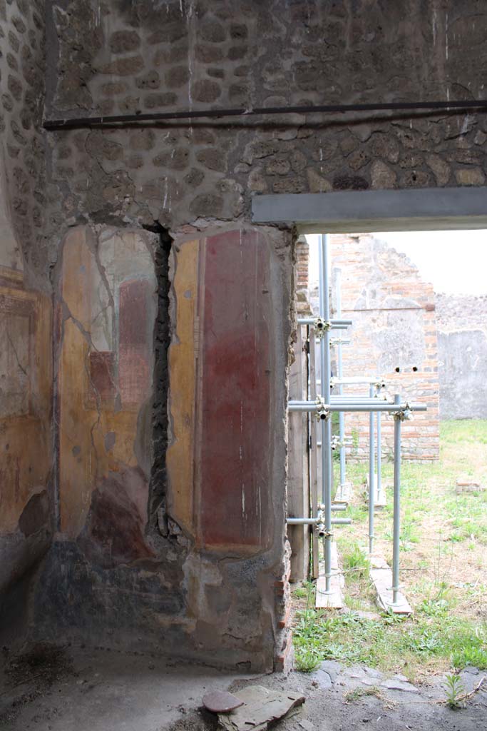 IX.5.2 Pompeii. May 2019. Room ‘u’, south wall on east side in south-east corner.
Foto Christian Beck, ERC Grant 681269 DÉCOR.