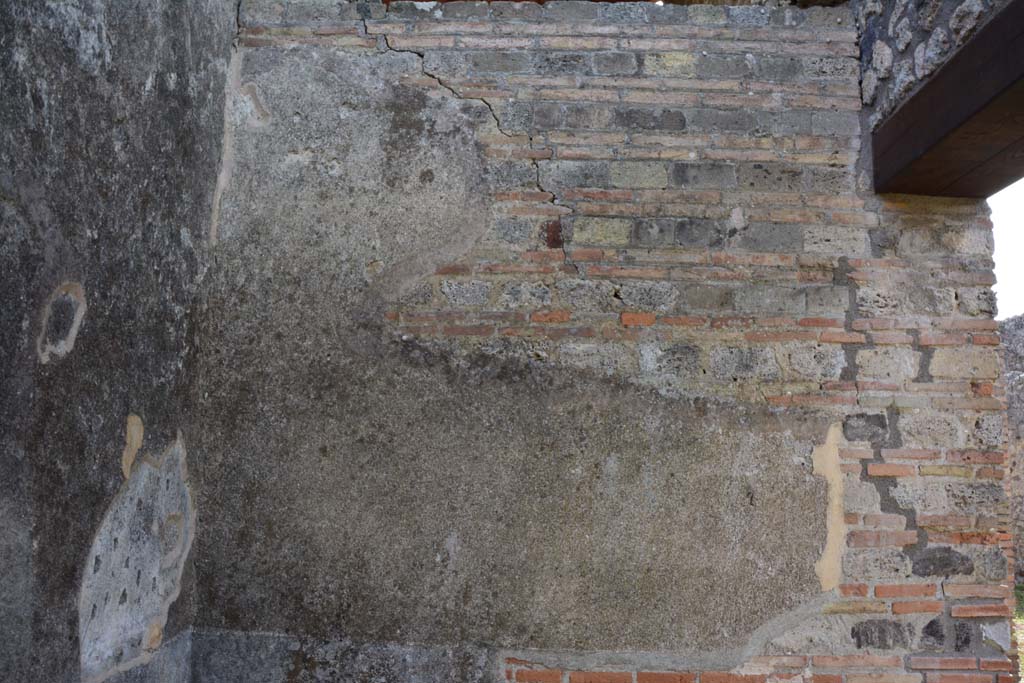 IX.5.2 Pompeii. March 2017. Room ‘e’, upper south-east corner and south wall.
Foto Christian Beck, ERC Grant 681269 DÉCOR.